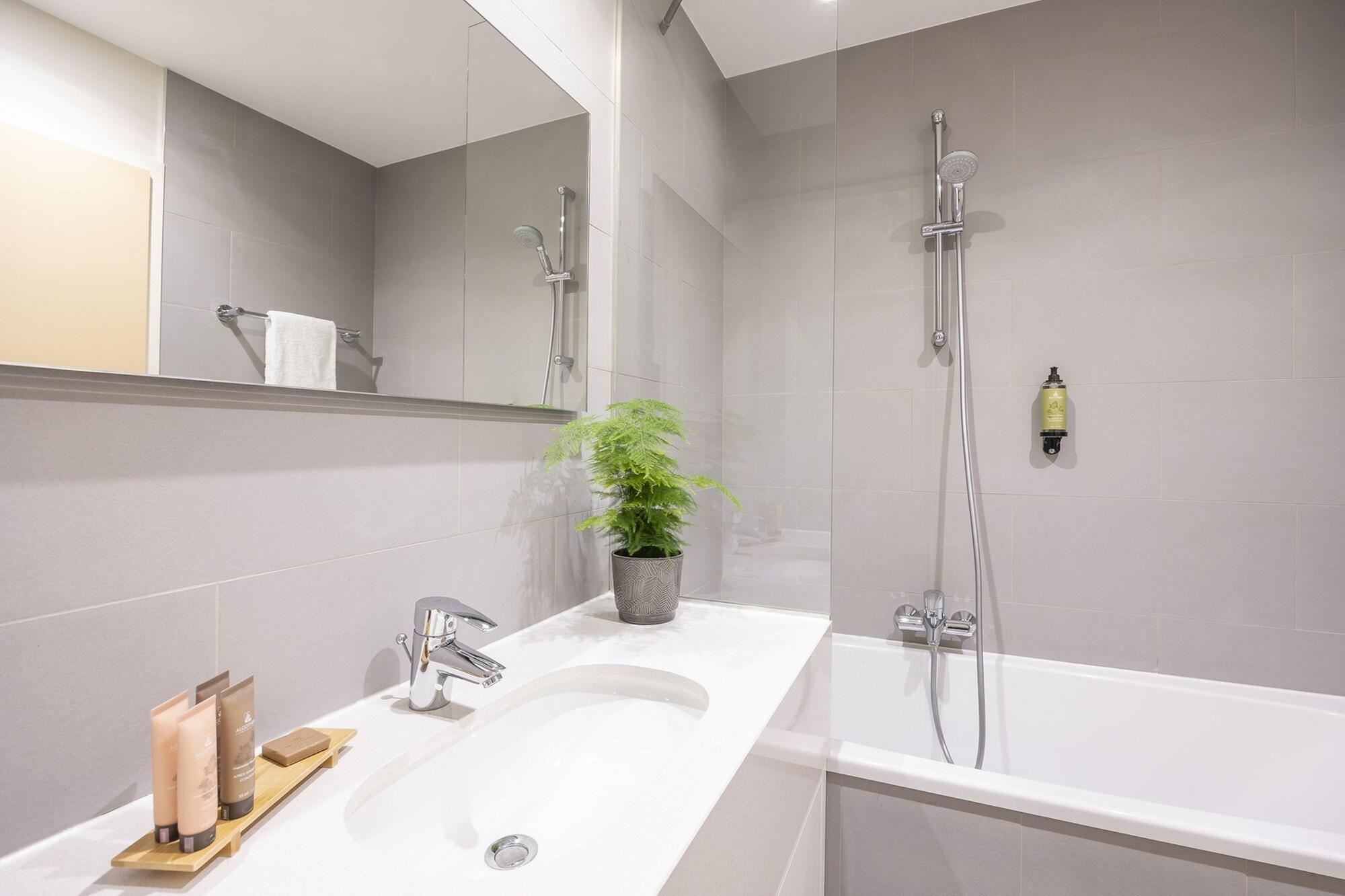 Citadines Toison D'or Brussels Apartahotel Saint-Gilles